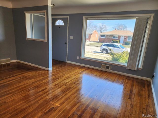 24643 Rosalind, Eastpointe, MI 48021