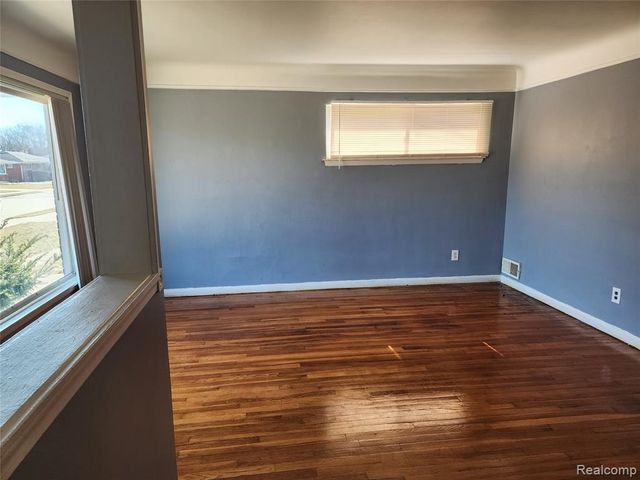 24643 Rosalind, Eastpointe, MI 48021