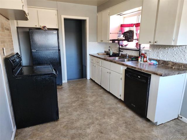 24643 Rosalind, Eastpointe, MI 48021