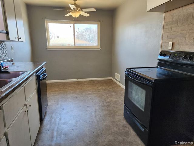 24643 Rosalind, Eastpointe, MI 48021