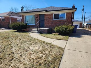 24643 Rosalind, Eastpointe, MI 48021