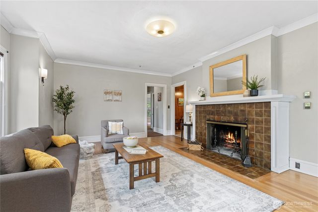 4903 S 31st Avenue, Seattle, WA 98108