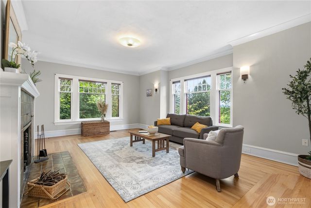 4903 S 31st Avenue, Seattle, WA 98108