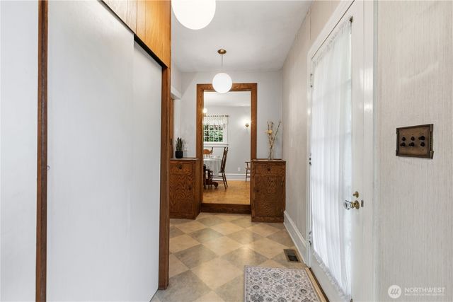 4903 S 31st Avenue, Seattle, WA 98108
