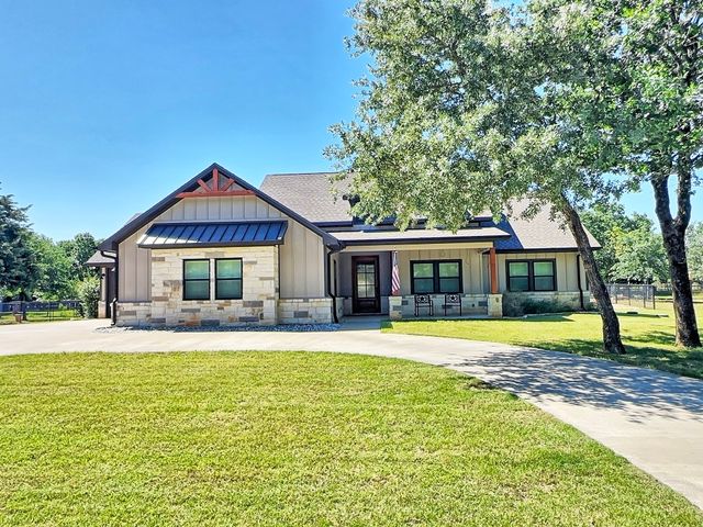 3347 Sabine Street, Athens, TX 75752