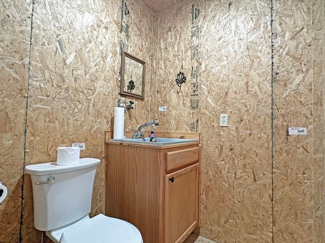 3347 Sabine Street, Athens, TX 75752