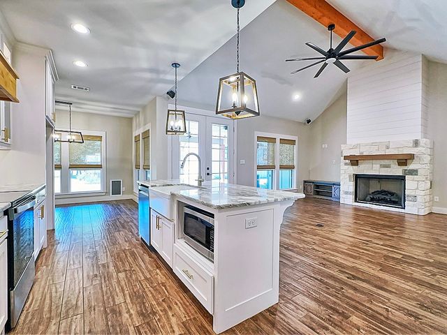3347 Sabine Street, Athens, TX 75752