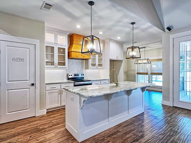 3347 Sabine Street, Athens, TX 75752
