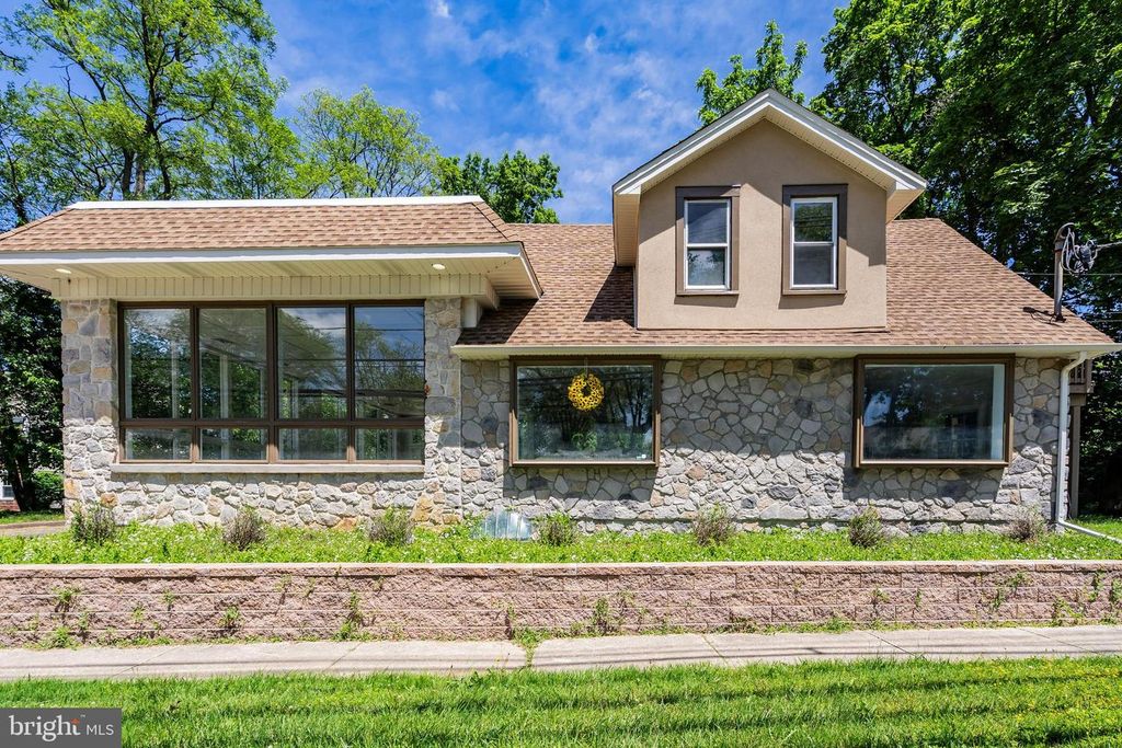 172 FRANKLIN CORNER RD, Lawrence Township, NJ 08648