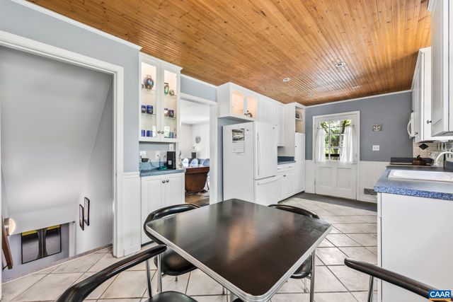 2402 BENNINGTON RD, Charlottesville, VA 22901