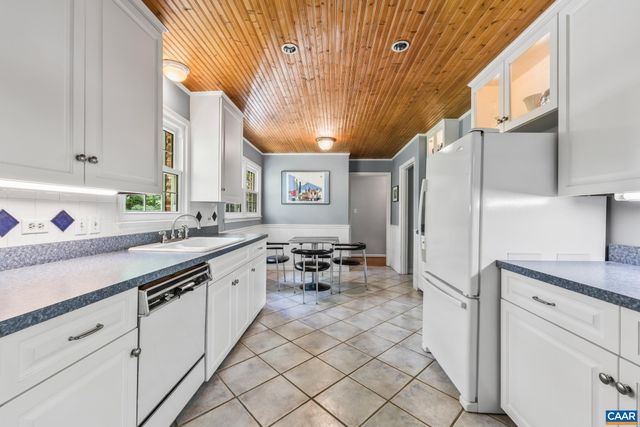 2402 BENNINGTON RD, Charlottesville, VA 22901