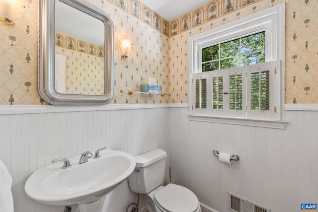 2402 BENNINGTON RD, Charlottesville, VA 22901