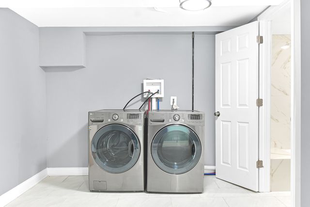 13240 S Saint Lawrence Avenue, Chicago, IL 60827