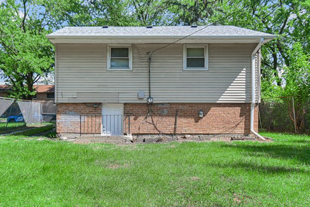 13240 S Saint Lawrence Avenue, Chicago, IL 60827