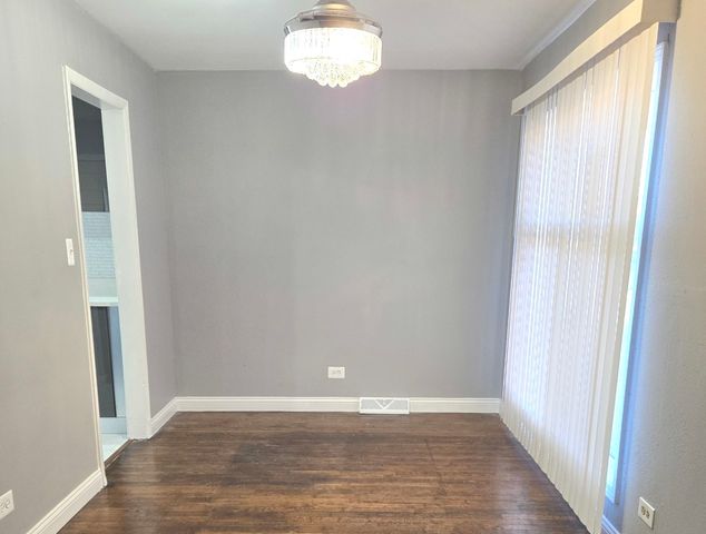 13240 S Saint Lawrence Avenue, Chicago, IL 60827