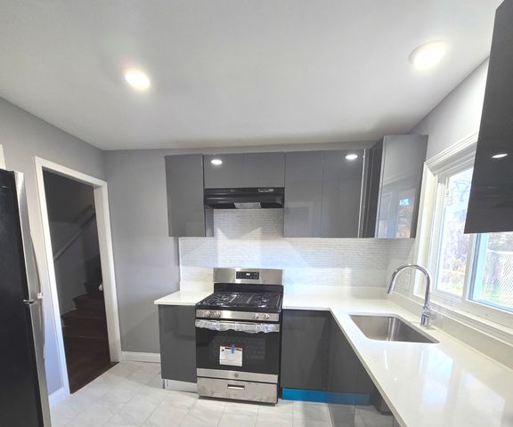 13240 S Saint Lawrence Avenue, Chicago, IL 60827