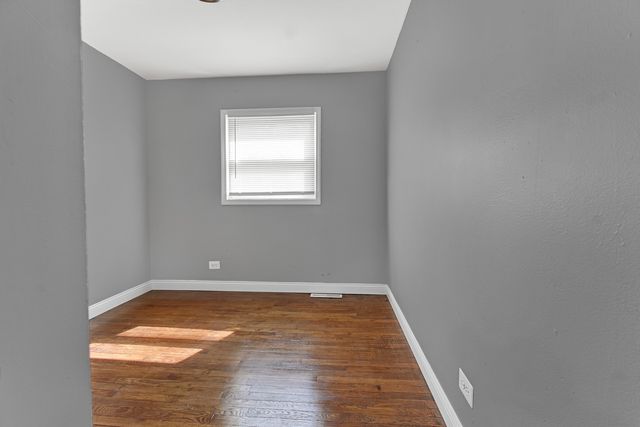 13240 S Saint Lawrence Avenue, Chicago, IL 60827