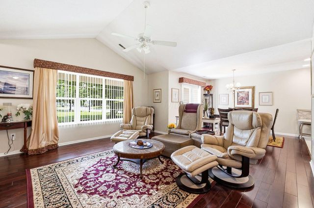 7849 Meadowlark Lane N, Building 19, Reynoldsburg, OH 43068