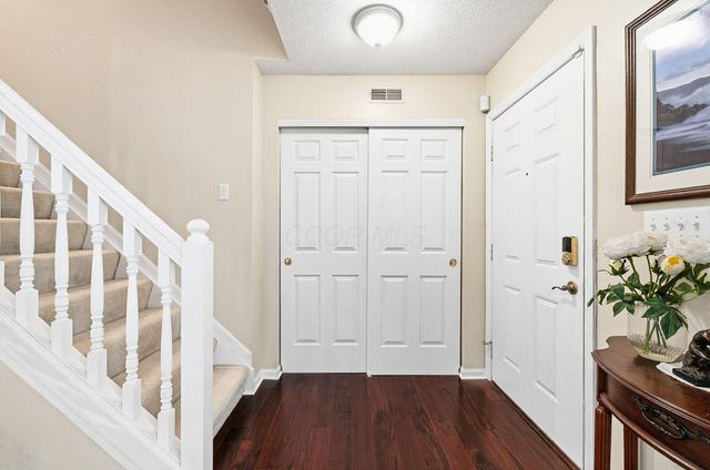 7849 Meadowlark Lane N, Building 19, Reynoldsburg, OH 43068