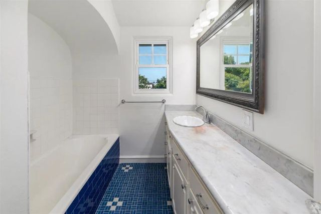 678 Silvergate Ave, San Diego, CA 92106