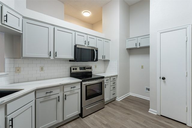 2203 Greenview Drive, Carrollton, TX 75010