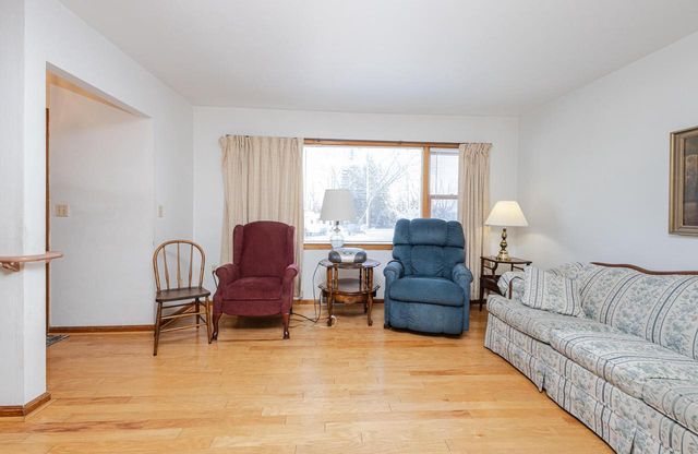 8824 W Harrison AVENUE, West Allis, WI 53227