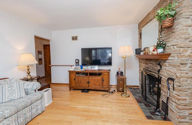 8824 W Harrison AVENUE, West Allis, WI 53227