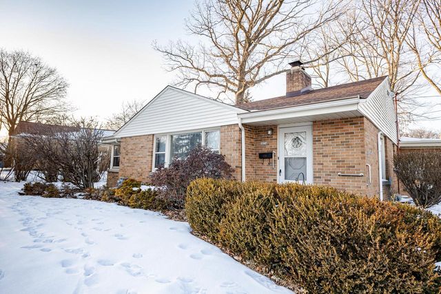 8824 W Harrison AVENUE, West Allis, WI 53227