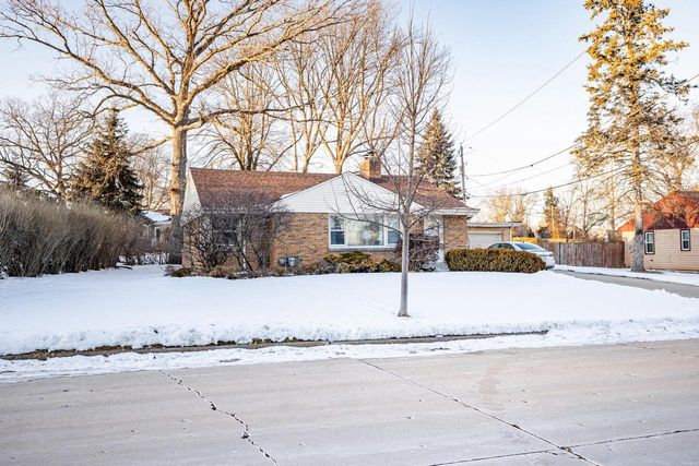 8824 W Harrison AVENUE, West Allis, WI 53227