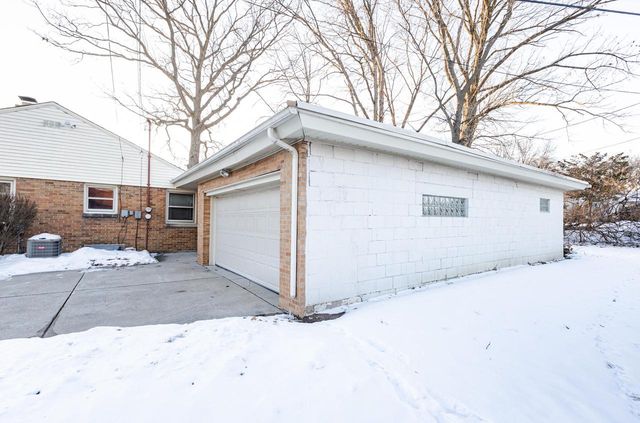 8824 W Harrison AVENUE, West Allis, WI 53227