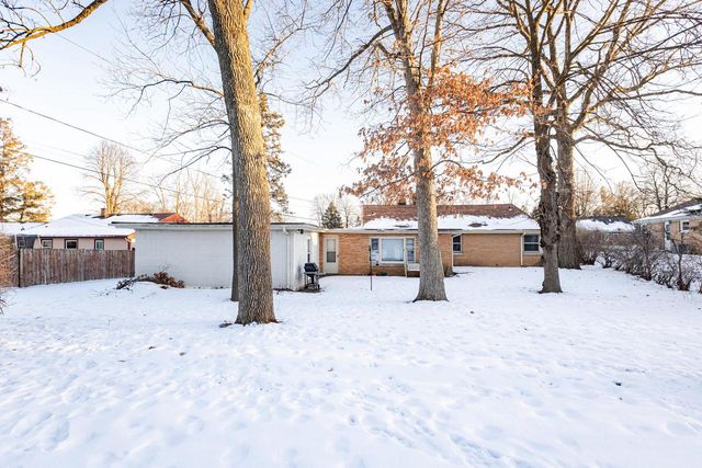 8824 W Harrison AVENUE, West Allis, WI 53227