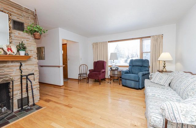 8824 W Harrison AVENUE, West Allis, WI 53227