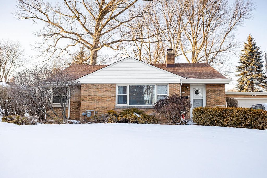8824 W Harrison AVENUE, West Allis, WI 53227