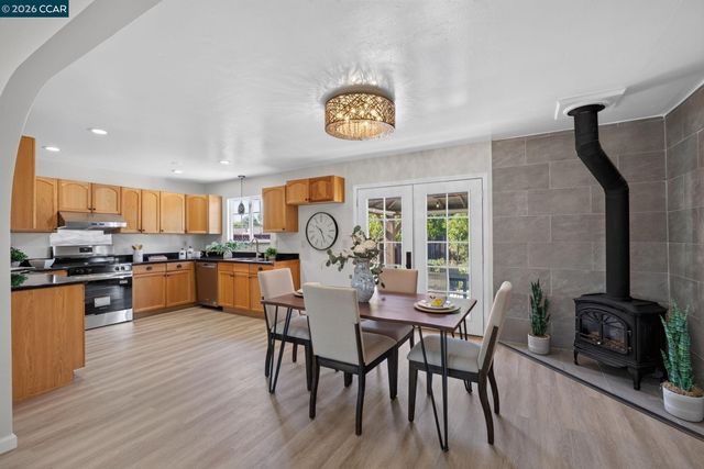 1883 Lynwood Dr, Concord, CA 94519