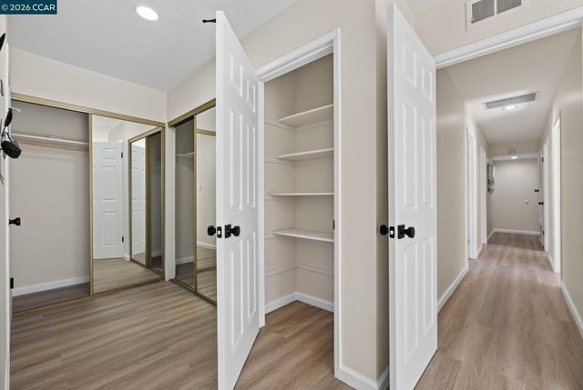 1883 Lynwood Dr, Concord, CA 94519