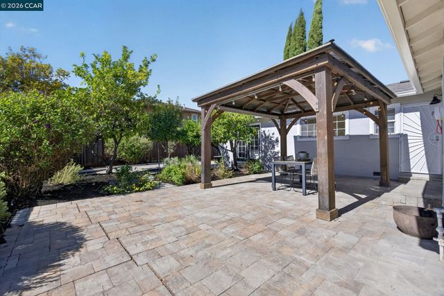 1883 Lynwood Dr, Concord, CA 94519