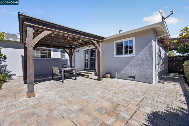 1883 Lynwood Dr, Concord, CA 94519