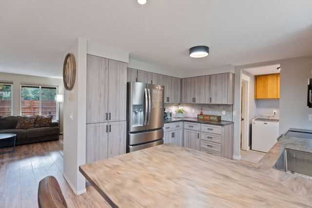 60488 Umatilla Circle, Bend, OR 97702