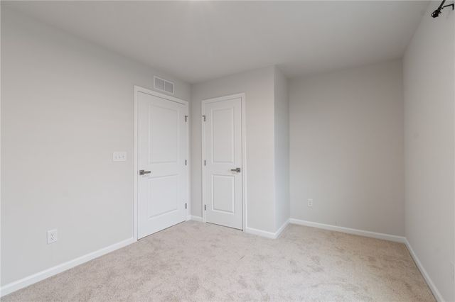 1579 Meadowbrook Lane, Farmington, NY 14425