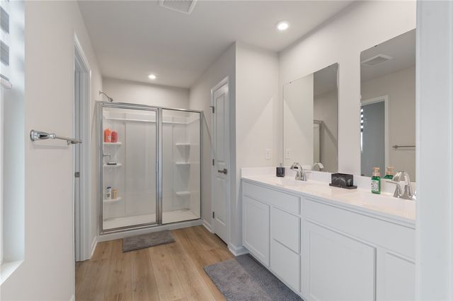 1579 Meadowbrook Lane, Farmington, NY 14425