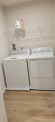 1579 Meadowbrook Lane, Farmington, NY 14425