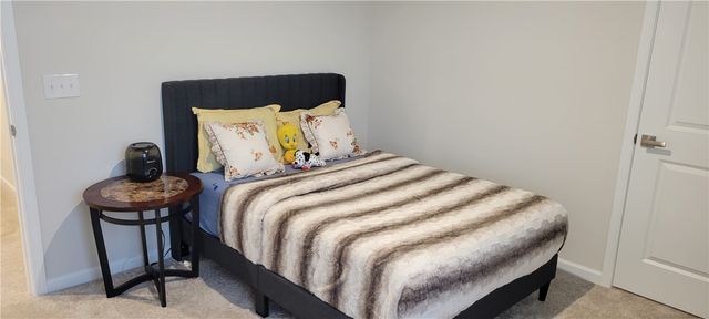 1579 Meadowbrook Lane, Farmington, NY 14425