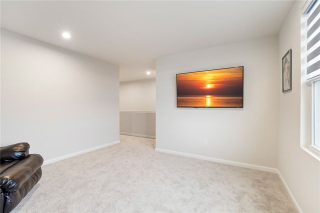 1579 Meadowbrook Lane, Farmington, NY 14425