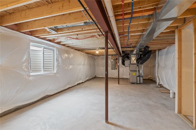 1579 Meadowbrook Lane, Farmington, NY 14425