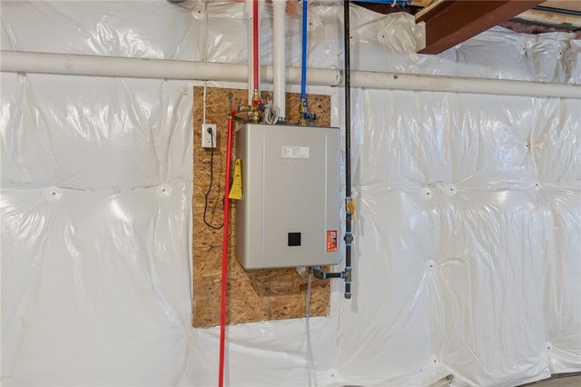 1579 Meadowbrook Lane, Farmington, NY 14425