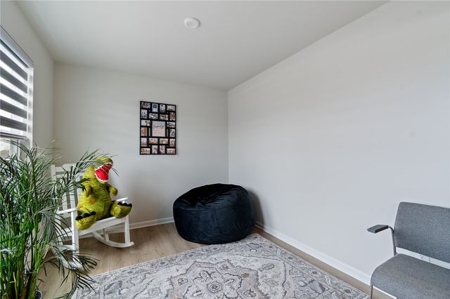 1579 Meadowbrook Lane, Farmington, NY 14425