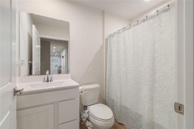 1579 Meadowbrook Lane, Farmington, NY 14425