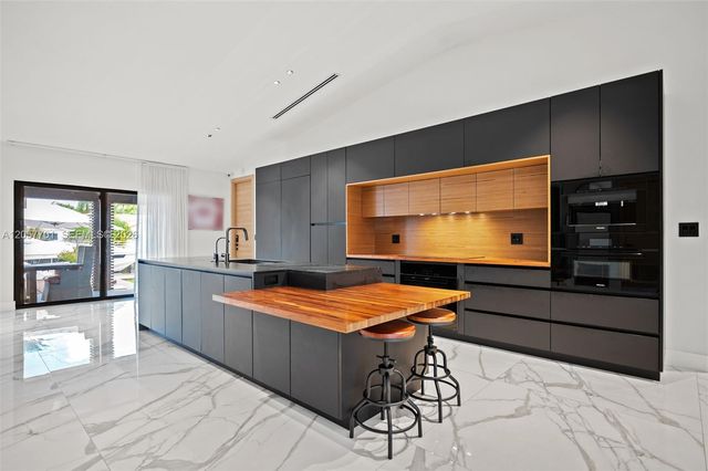 16431 NE 34th Avenue, North Miami Beach, FL 33160