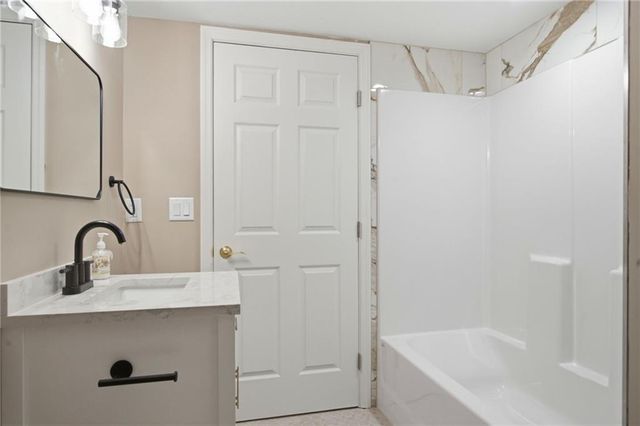 4331 Bell Street, Kansas City, MO 64111