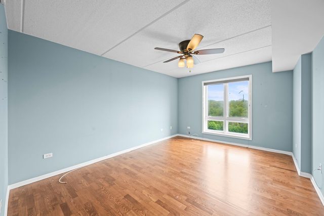 6807 N Milwaukee Avenue 601, Niles, IL 60714